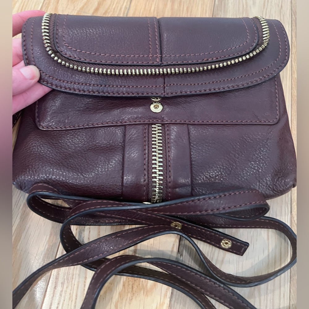 EUC b. Makowsky clutch/crossbody bag in maroon brown with gold zipper detail